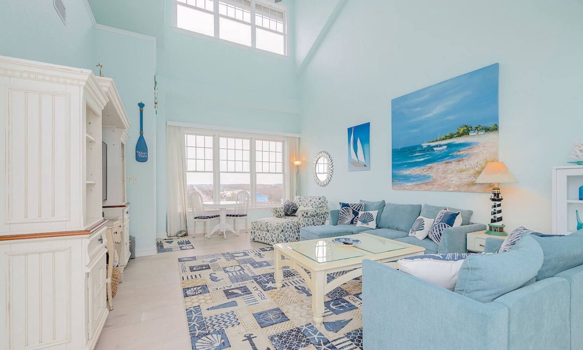 Sandbridge Apartment | 4BR Waterfront Penthouse Pool Views