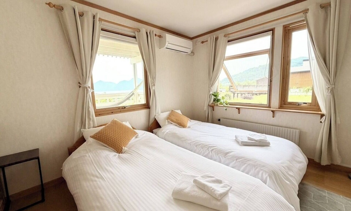 Toya House | 4LDK vacation rental overlooking Lake Toya | A det/Abuta District Hokkaidō