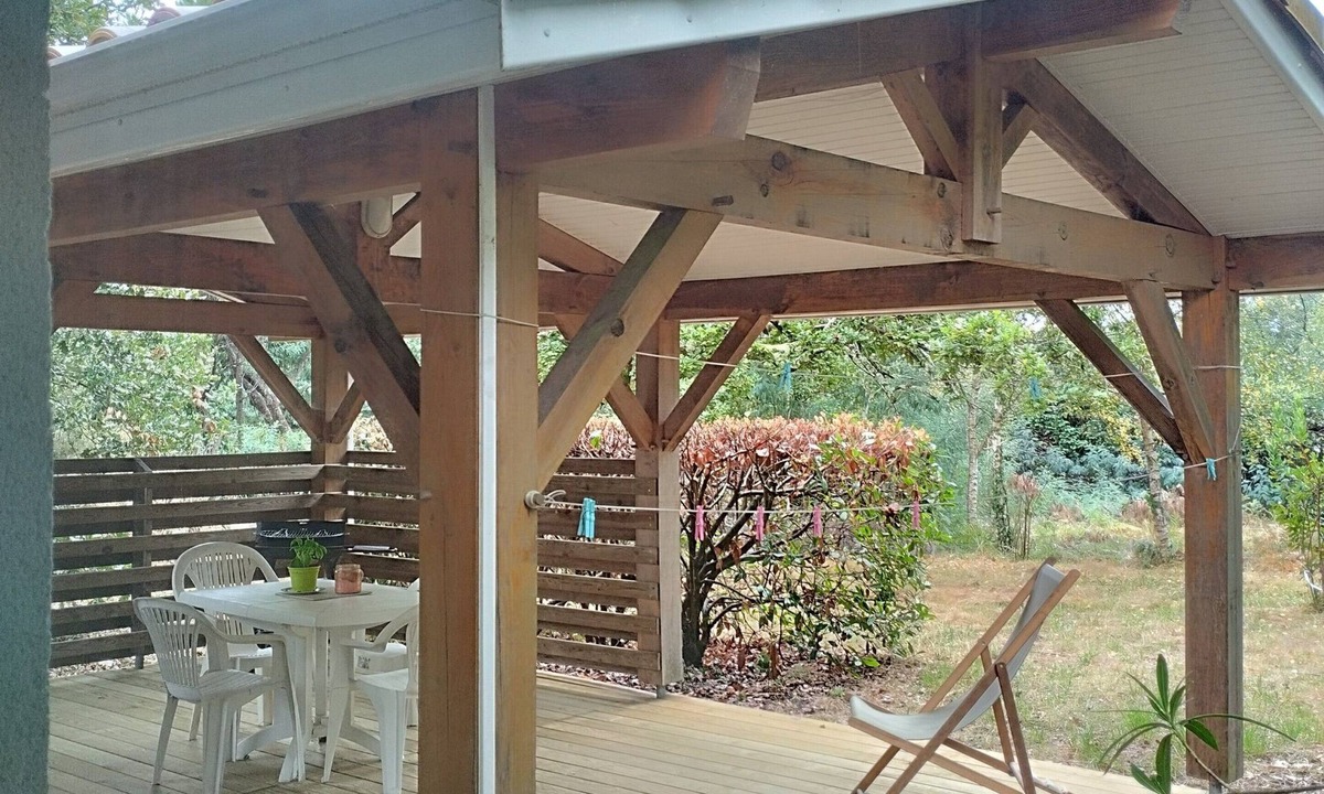 Sanguinet Apartment | “4p Sanguinet - Addax” Apartment with Private Terrace and Wi-Fi