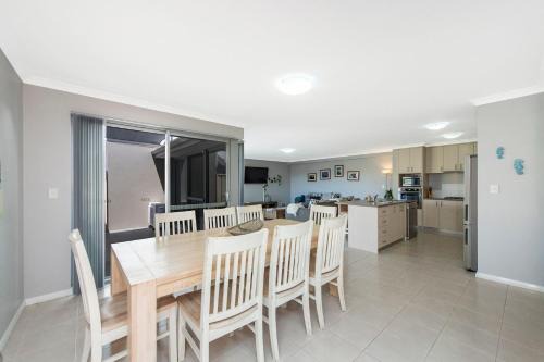 Geographe House | 4Shore with Wifi