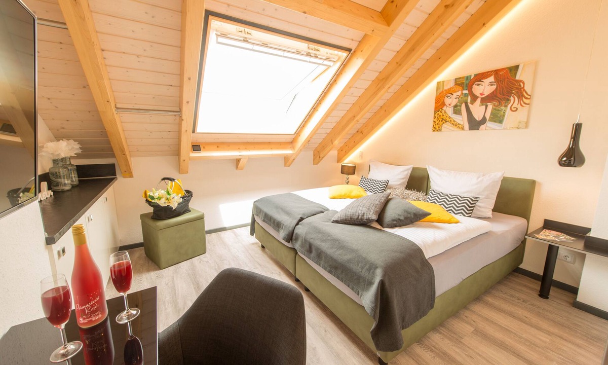 Bensheim Hotel | 5* apartment with "glitter panther"/for 1-2 pers./style & comfort with heart ♥