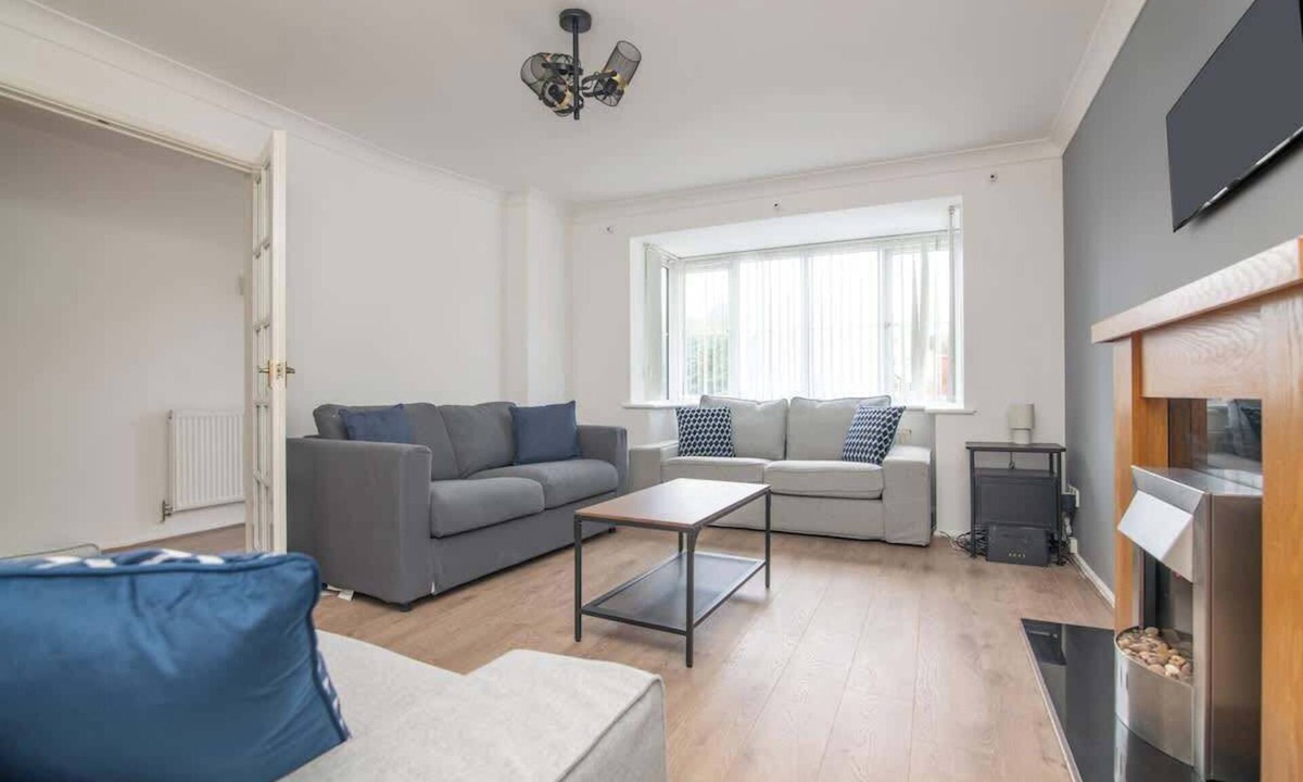 Oadby House | 5 BD - Large House Oadby