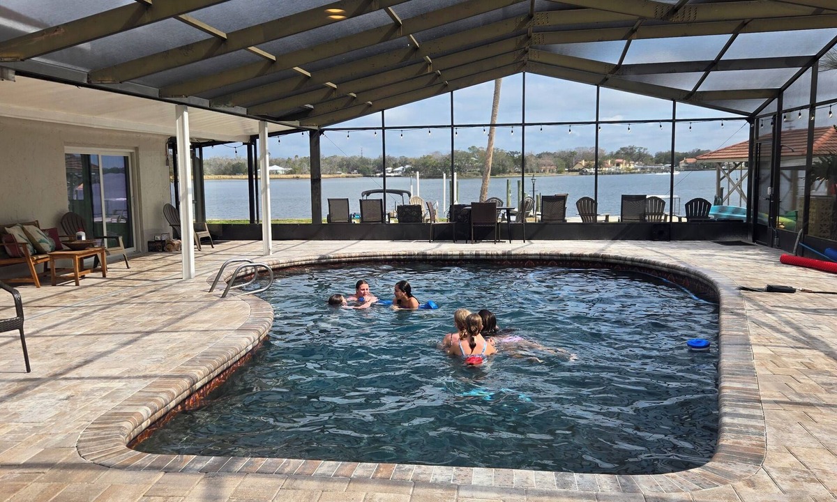 Crystal Shores House | 5 bed 4.5 bath Big Home on Main River-Amazing Views-Heated Pool-Fire Pit-Kayaks