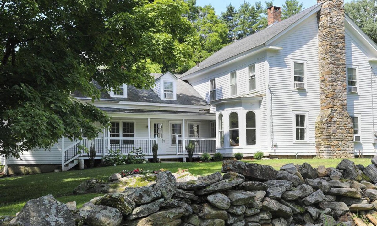 New Marlborough House | 5-bed Colonial Berkshires Farmhouse, aka Grandaddy's House, Family Friendly home