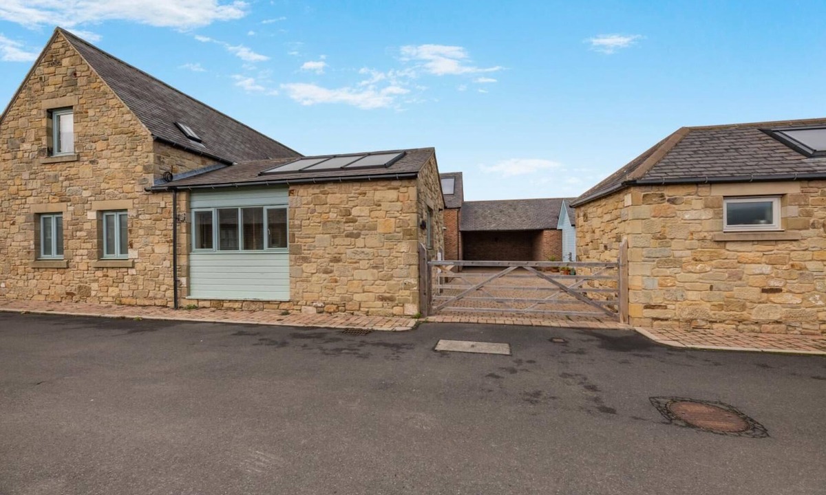 Warkworth Cottage | 5 Bed in Morpeth (oc-n34107)
