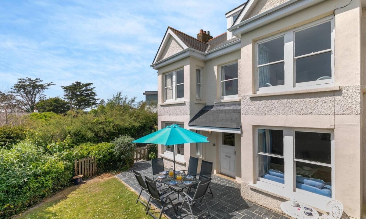 Trebetherick Cottage | 5 Bed in Trebetherick (oc-b29371)