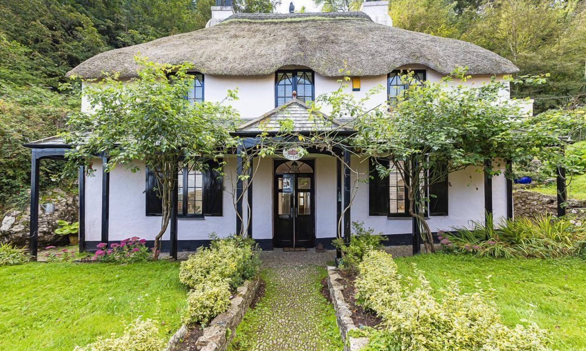 Babbacombe Cottage | 5 Bed - Rose Cottage - Sleeps 9 guests in 5 bedrooms