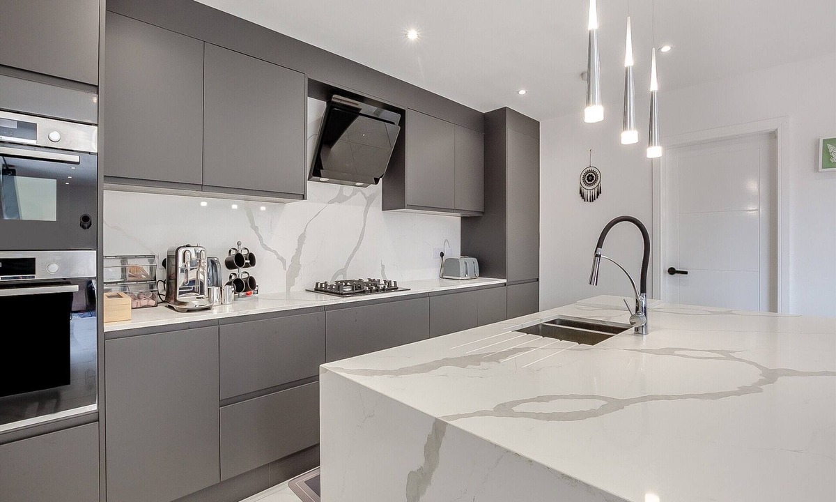 East Grinstead Cottage | 5 bedroom accommodation in East Grinstead