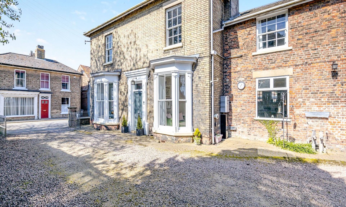 Wainfleet All Saints Cottage | 5 bedroom accommodation in Wainfleet, near Skegness