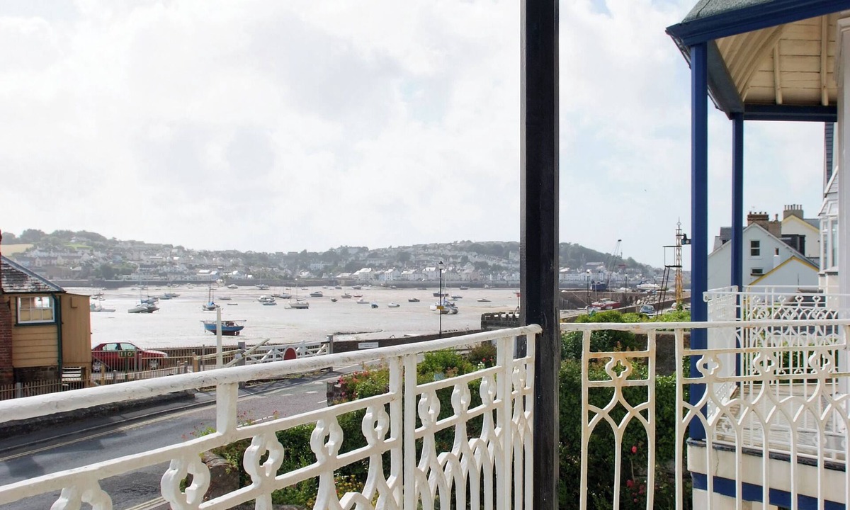 Instow Cottage | 5 bedroom accommodation in Instow, near Bideford