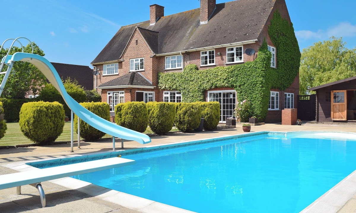 Harvington Cottage | 5 bedroom accommodation in Abbots Salford, near Stratford-upon-Avon