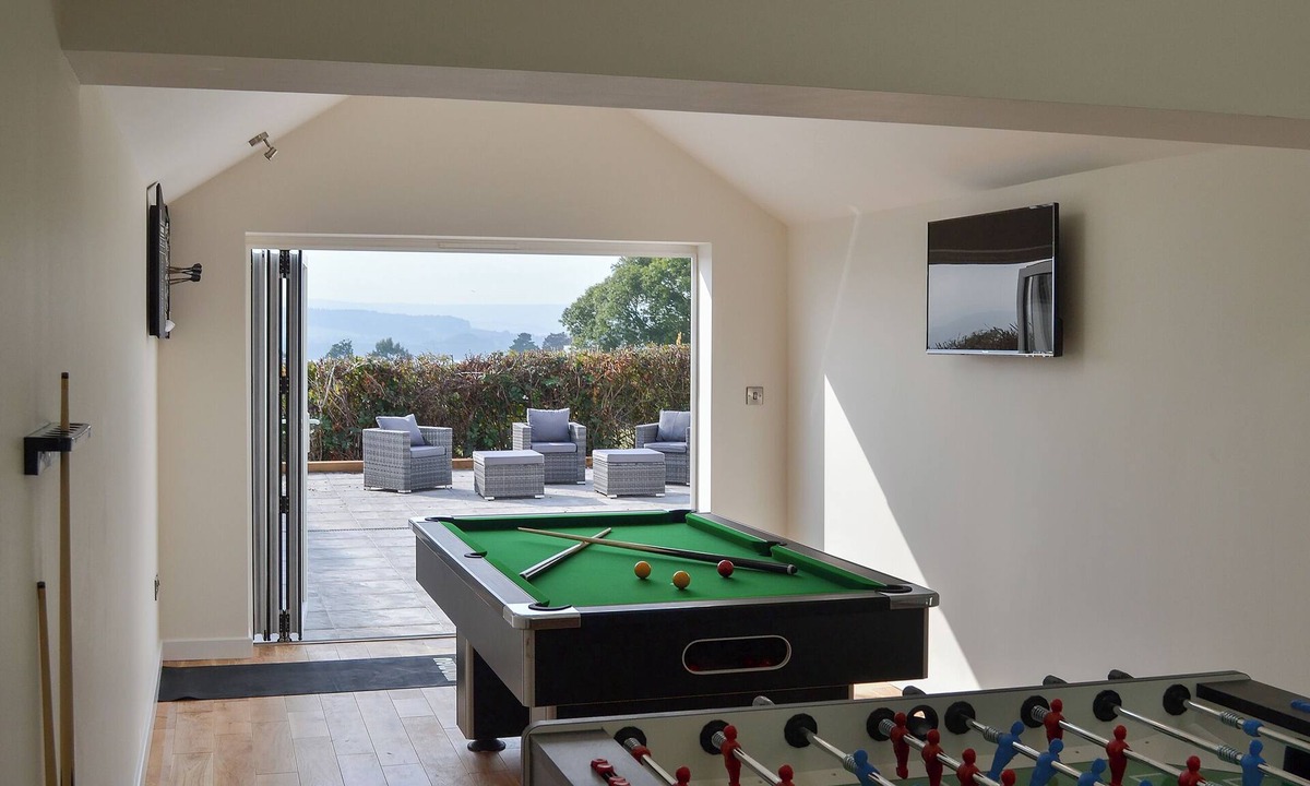 Exmouth Cottage | 5 bedroom accommodation in Exmouth