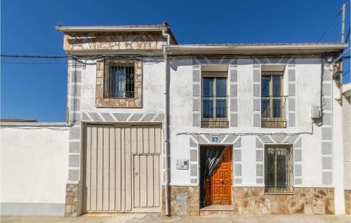Villarrin de Campos House | 5 Bedroom Nice Home In Villarrín De Campos