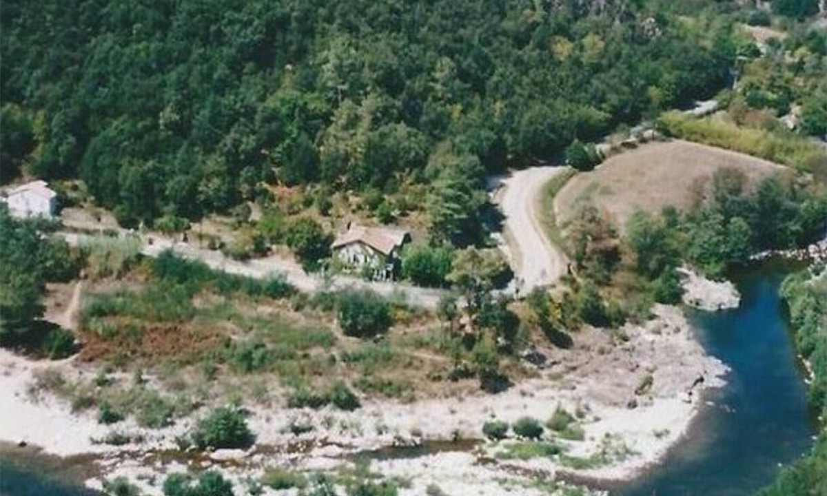 Ribes House | 5-bedroom riverside house