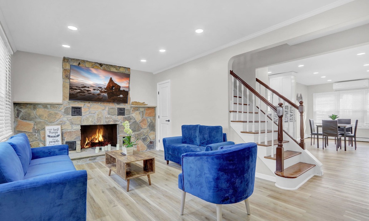 Valley Stream House | 5 Bedroom Spacious Modern Oasis/15 Minutes from JFK