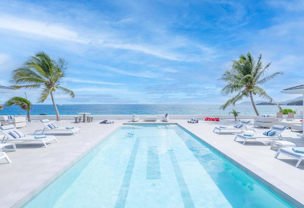 Les Terres Basses Villa | 5 BR Luxurious Beachfront Villa with utmost privacy