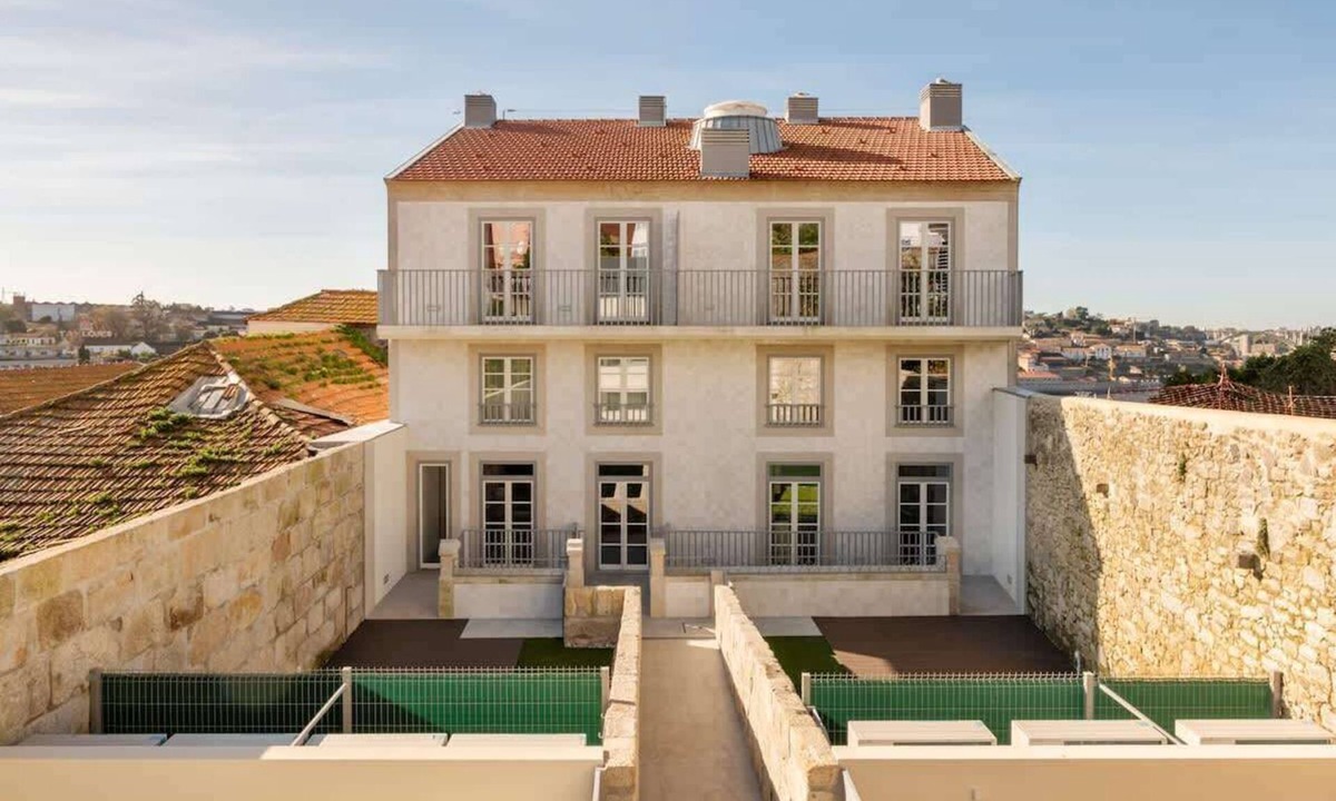 Santa Marinha Apartment | 5 Fervença Boutique Palace Flats by HostWise