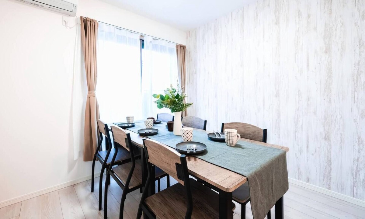 Tsuruhashi House | 5 min walk from Korean Town, 7 min walk from JR Tsuruhashi Station, 1 year old, single family house, 3LDK, convenient location for walking and eating.
