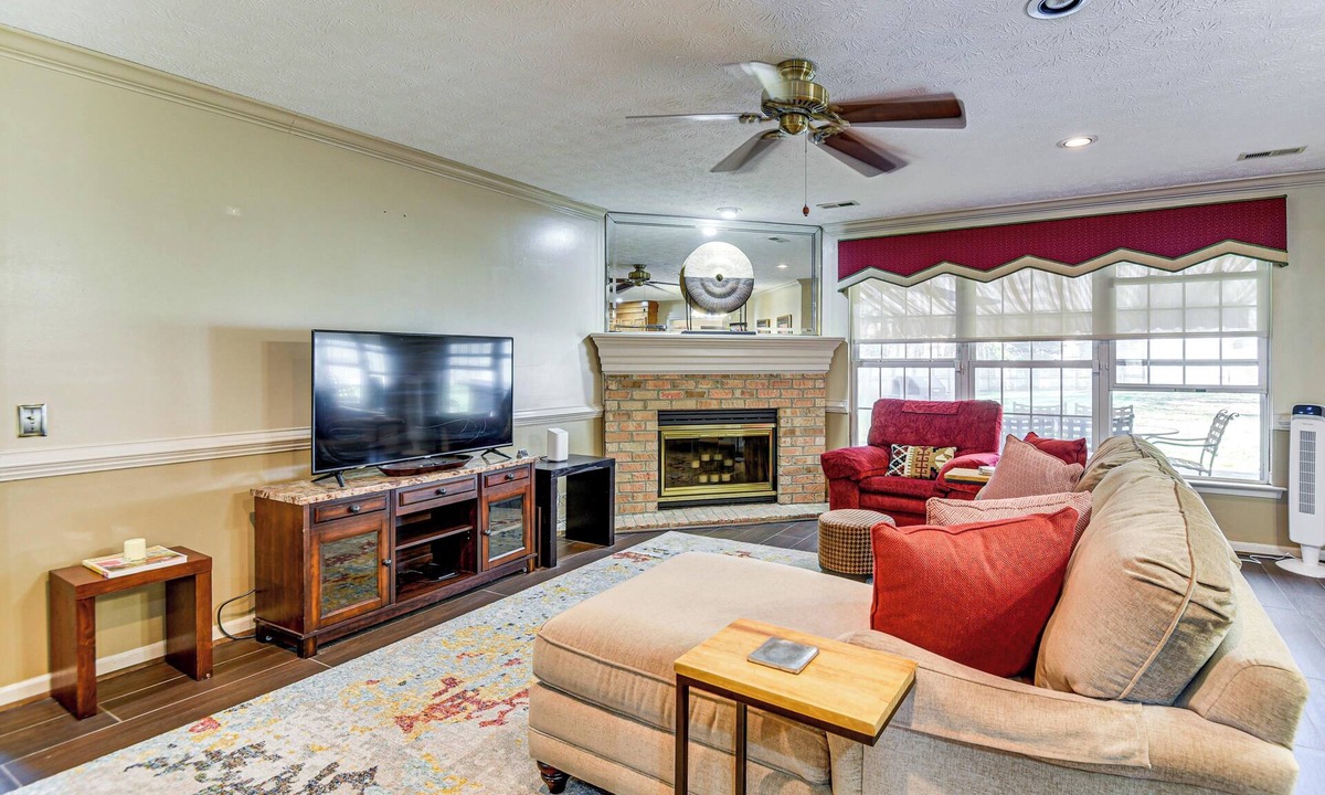 Newport News House | 5 Mi to Coliseum! Spacious Home in Hampton Roads