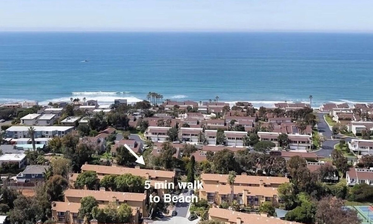 Leucadia House | 5-Min Walk to Beach Attached 2-Car Garage Pool