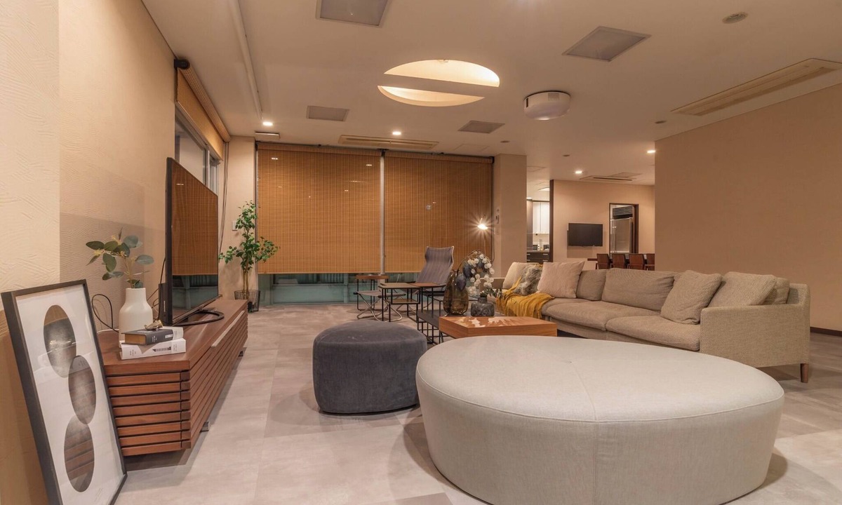 Nishinari Apartment | 5 mins from Namba Station 2 direct access to Kansai Airport 5LDK 189 luxury residenceBijou Suit/Osaka Ōsaka