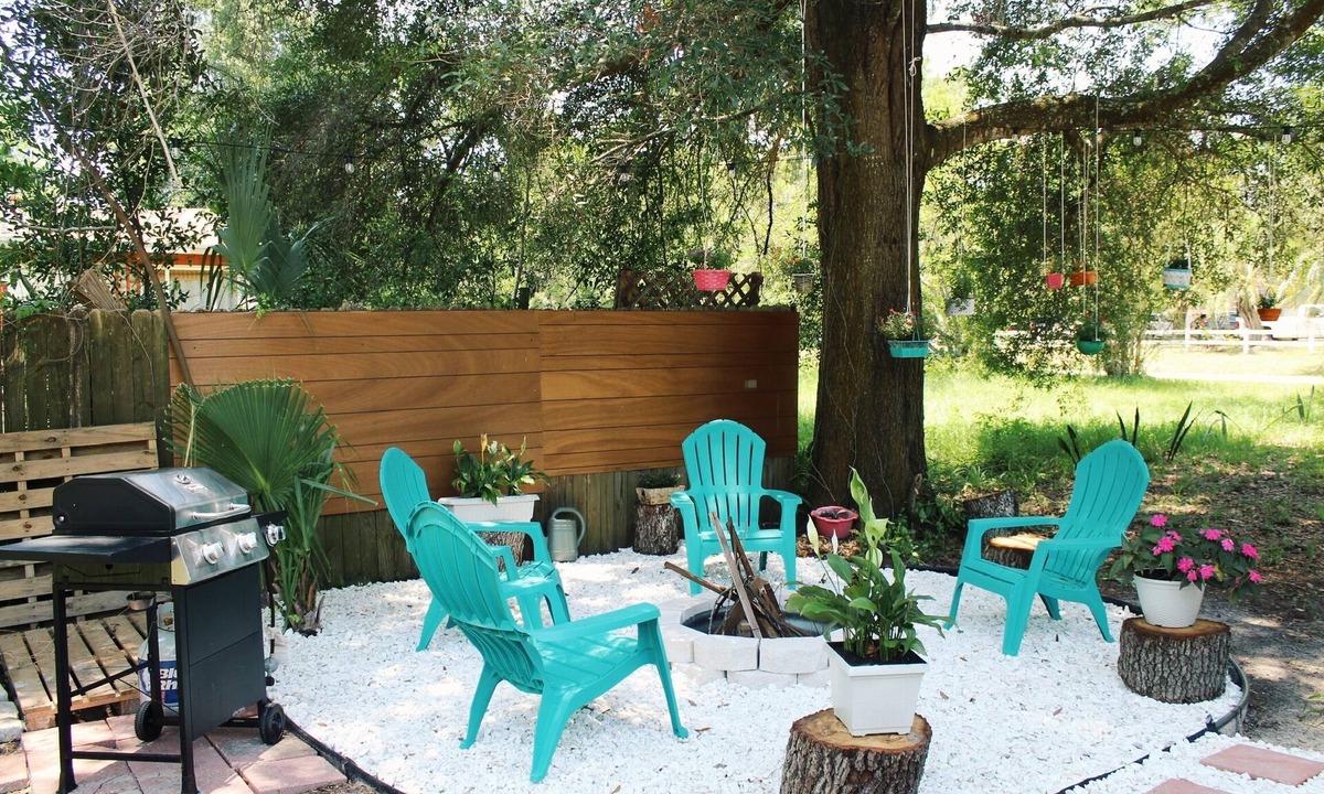 Spring Hill House | 5 mins from Weeki Wachee Park- Fully Fenced 3 Bedroom House