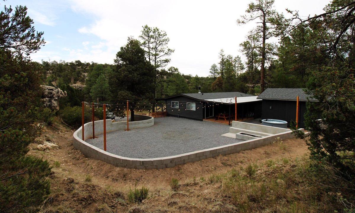 Overgaard Cabin | 5 private acres, hot tub, fire-pit, Sitgreaves National Forest direct access