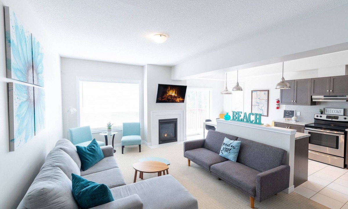 Crystal Beach House | *5 Star Crystal Beach Lake Erie, Niagara Region, 3BR 10 min walk to beach, shops