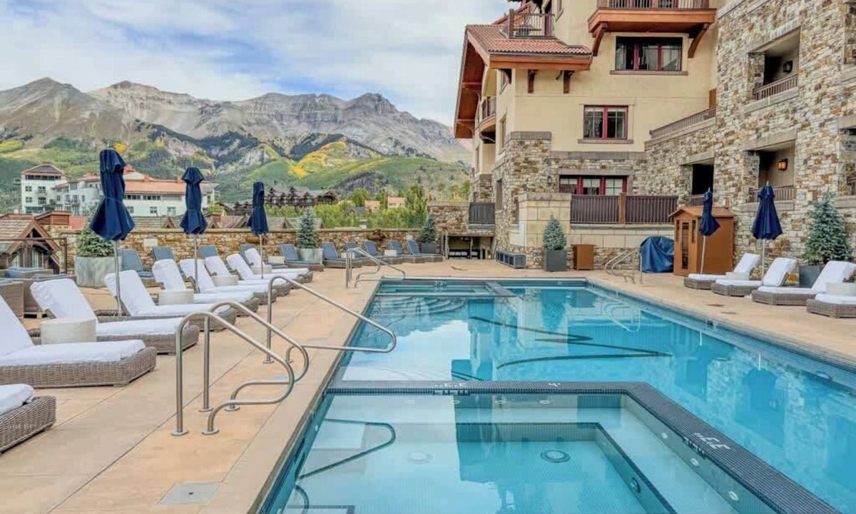 Mountain Village Apartment | 5 Star Hotel - Exclusive Private Residence