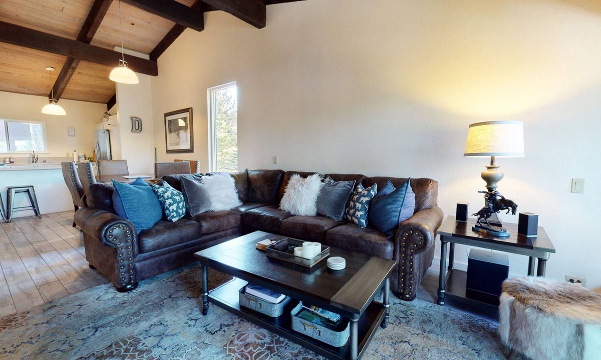 Mammoth Lakes Condo | 5-Star Modern & Remodeled Home. Private Washer/Dryer, Near The Village, Pool