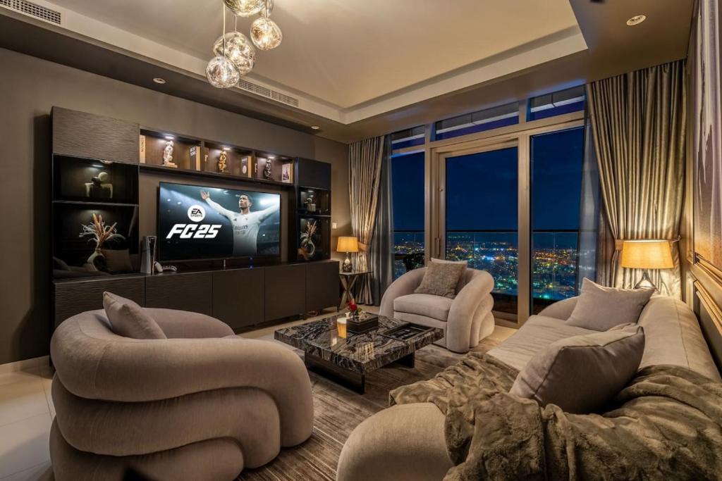 Downtown Dubai Apartment | 5 Star Rooftop Infinity Pool with Burj Khalifa Views