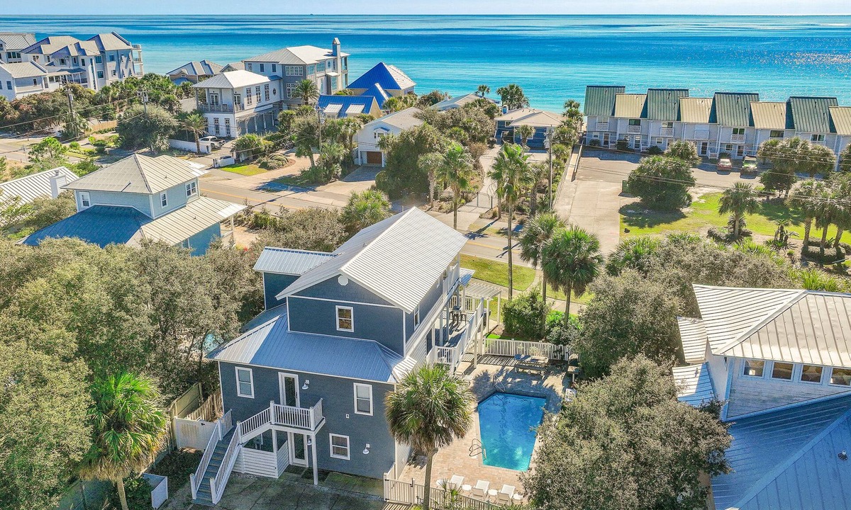 White's Gulfview House | 50 Steps to Quiet Gated Beach! Private Heated Pool-LOTS of Parking + 6 Bikes!