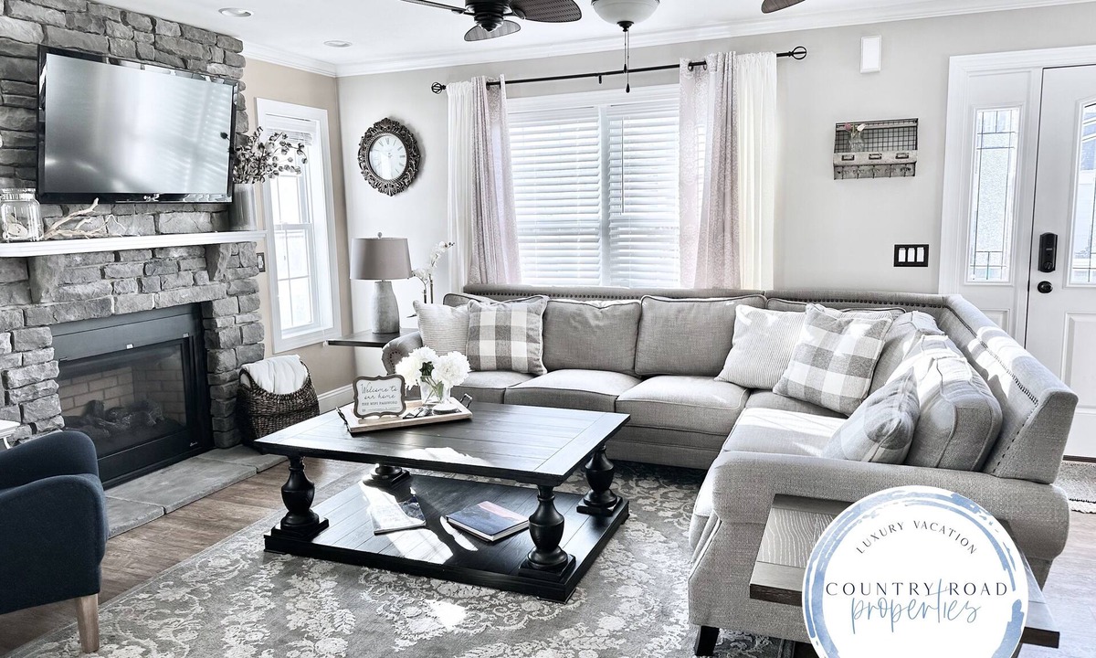 Town Bank House | 500ft to Private Beach! Hot Tub, Fireplace, Close to all!