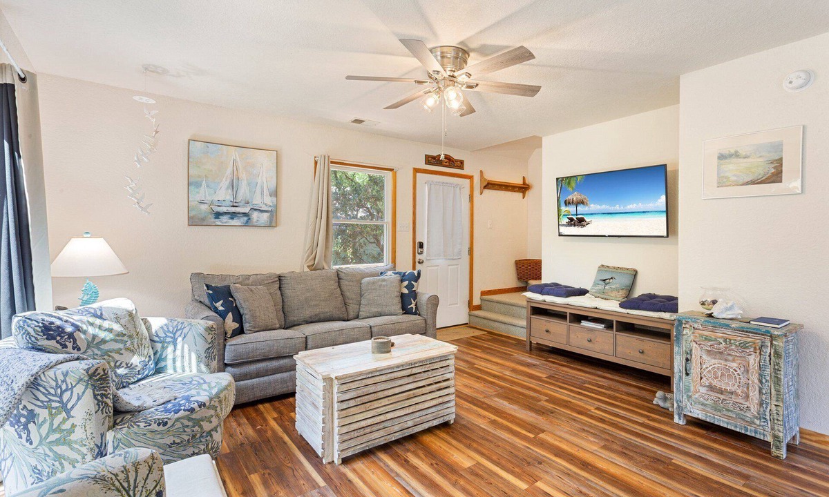 Colington House | 5049 Carolyn's Getaway *3 Dogs Allowed *EV Charger