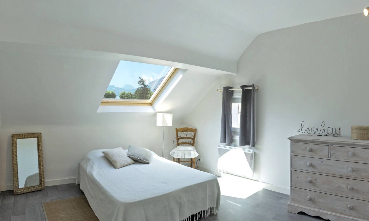 Annecy-le-Vieux Apartment | 50m FROM THE LAKE Super apartment in a residential area