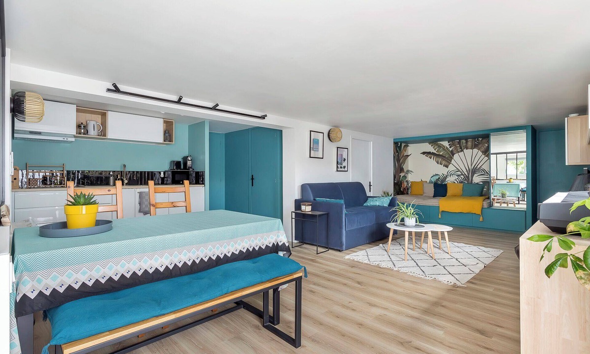 Dardilly Apartment | 56m2 apartment with terrace & terminal