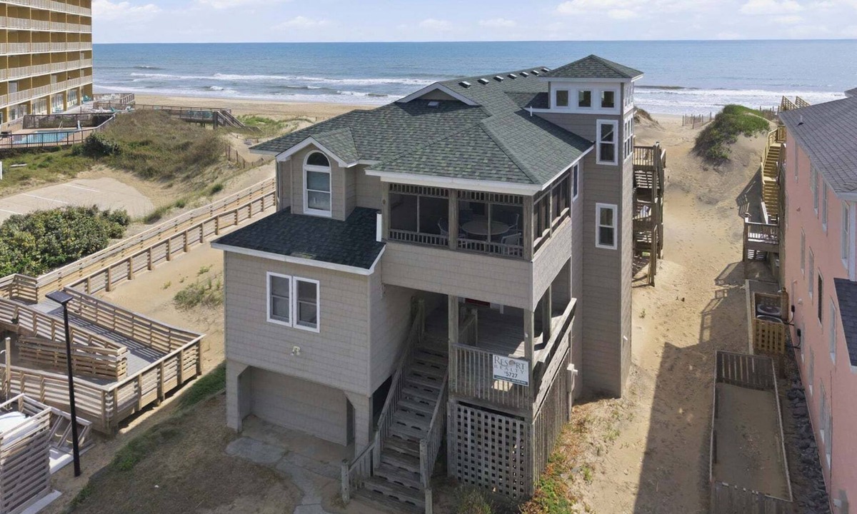 South Nags Head House | 5727- Whalebone Station, | Oceanfront | South Nags Head | Sleeps 18