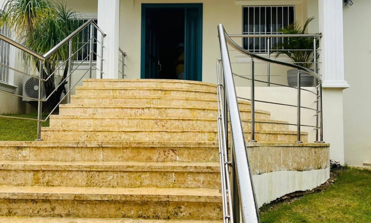 La Esplanada Villa | 5BD/5BA guest-friendly villa w/waterfall pool & BBQ