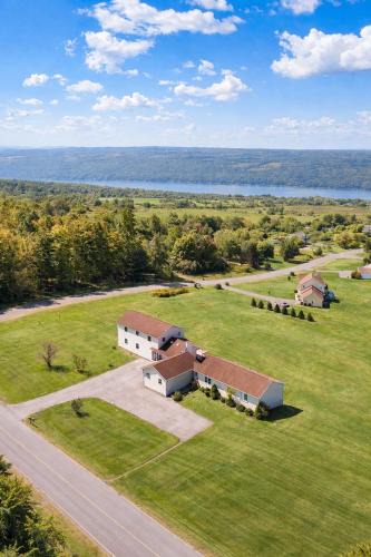 Ithaca House | 5BR Accessible Lake View Home Near Cornell - Sleeps 9
