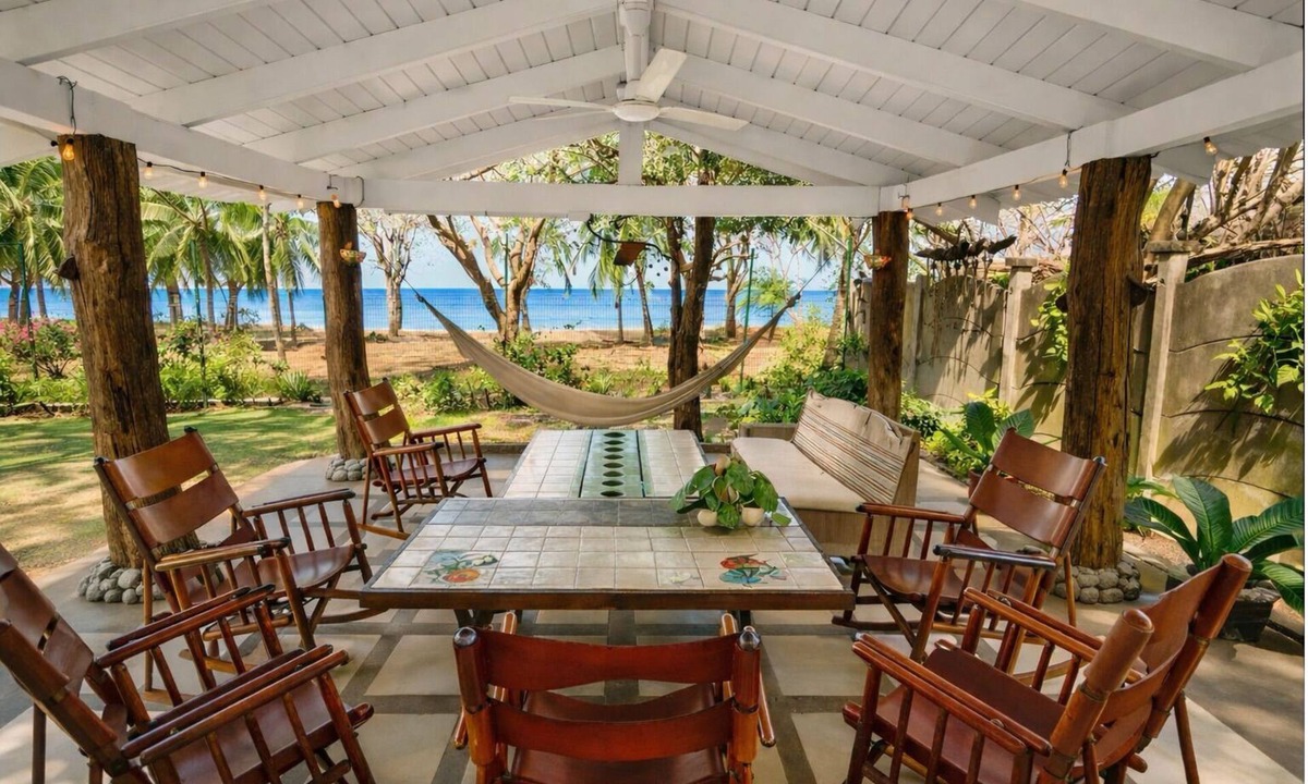 Coco Sunset Hills House | 5BR Beachfront Home- Daily cleaning + Cook option