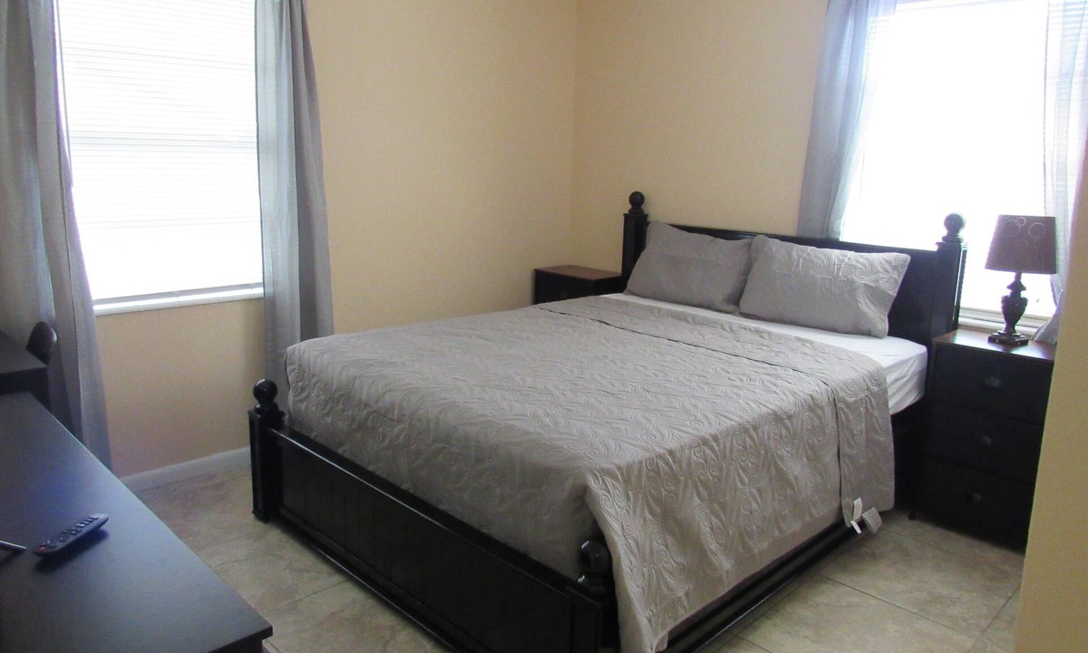 Orient Park House | 5BR Home in Tampa, Great Location