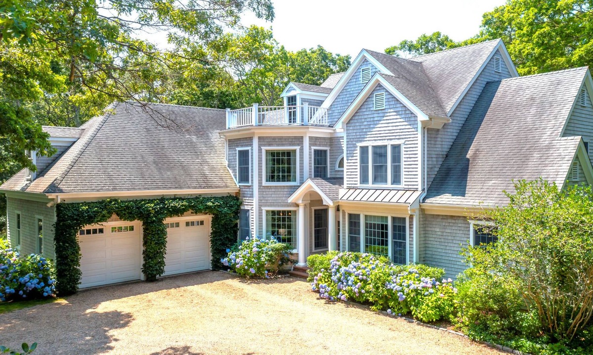 Tisbury House | 5BR Island Summer Home with Superb Amenities & Private Association Dock + Tennis