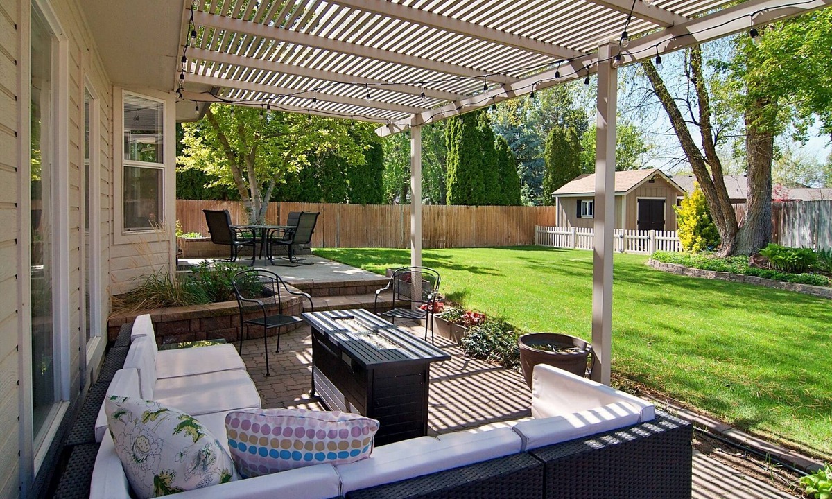Meridian House | 5BR, Sleeps 12, Fire Pit, BBQ, Shaded Patio, Group Friendly Layout