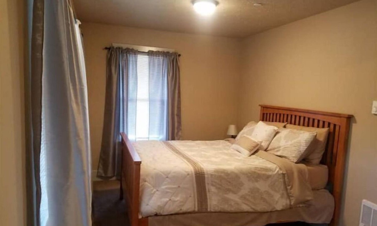 Cliff - Cannon Apartment | 5th Avenue Suites #5