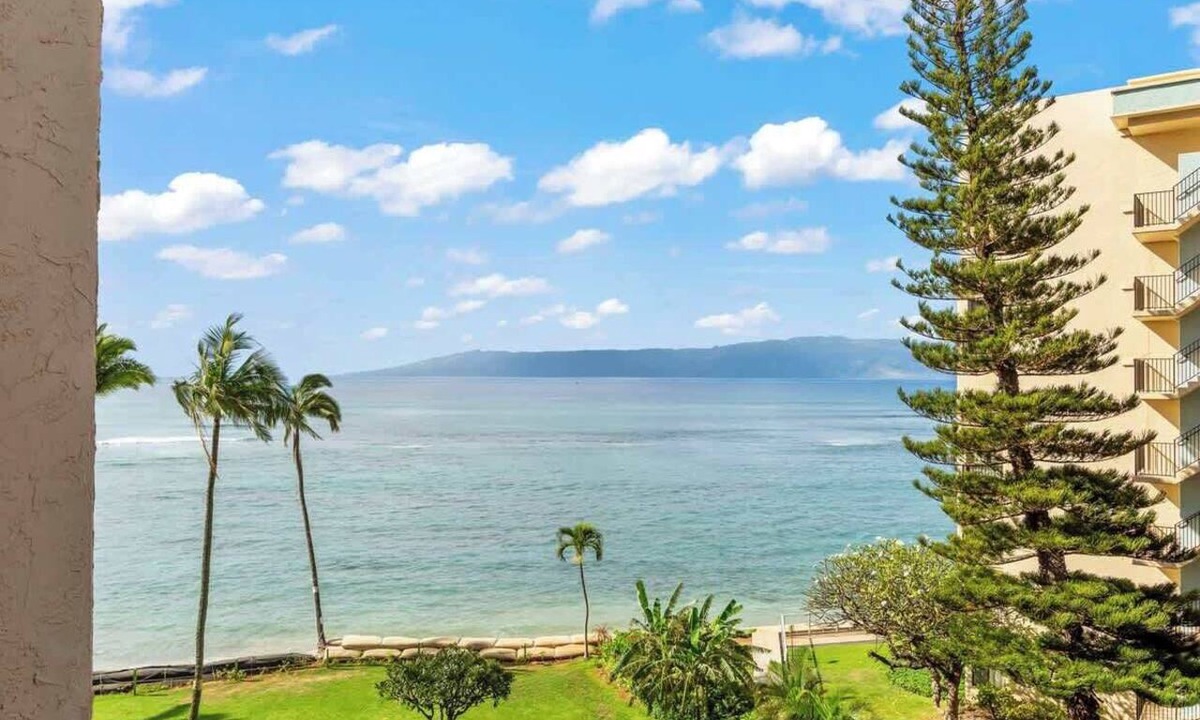Kahana Condo | 5th floor Oceanview studio, AC, resort amenities, walk to shops, dining, & beach