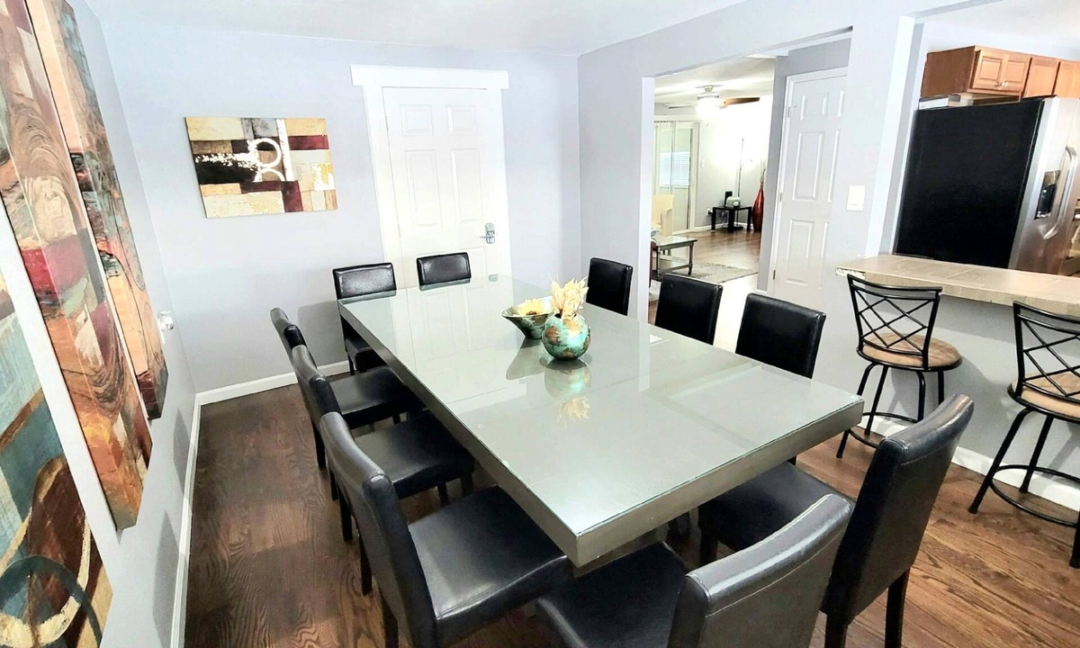 Dupont House | 6 bdrms-2 Kitchens-Patio & SUNROOM - Easy Access to Red Rocks and Downtown!