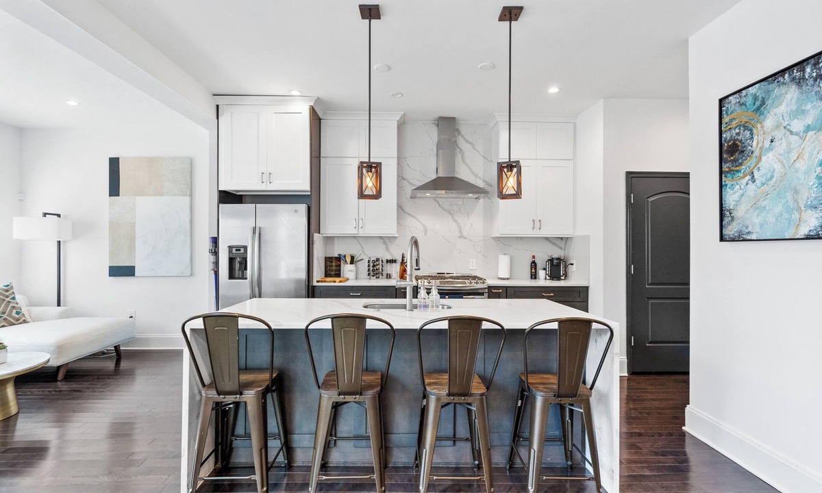 Columbia Heights House | 6-Bedroom DC Brownstone - 2 Car Garage, Dual Kitchens & Multiple Living Areas