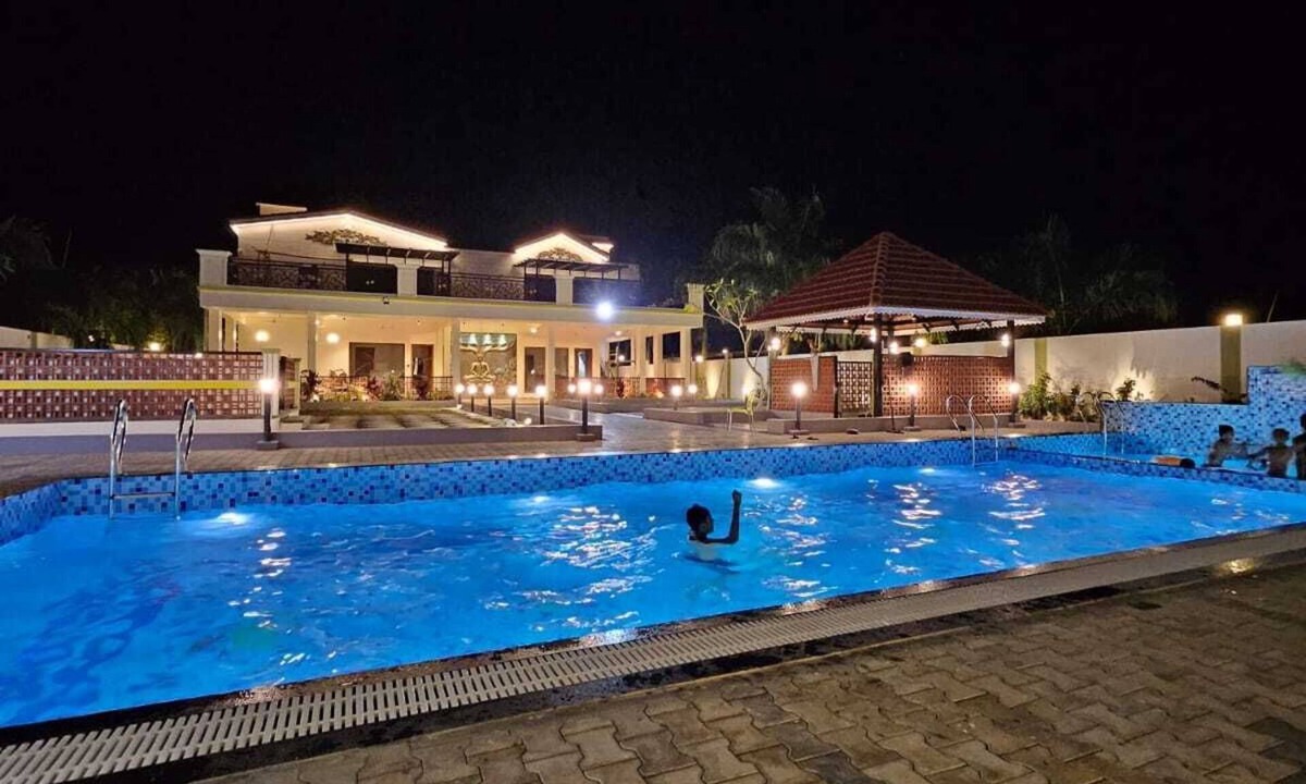 Anchetti Resort | 6-bedroom resort in terrific TN with cool AC for relaxing stays