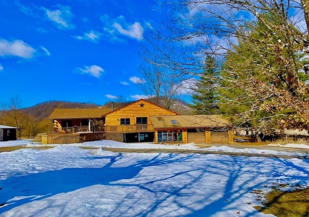 Lansing Cabin | 6 Bedroom Village Creek Lodge w/ Pool & Hot Tub Jacuzzi