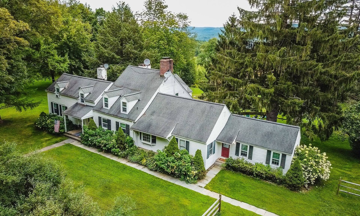Cooperstown House | 6 Br Cooperstown Family Home: 9 Acres, Patio, & Grill. 4200 Sq ft w/lake view